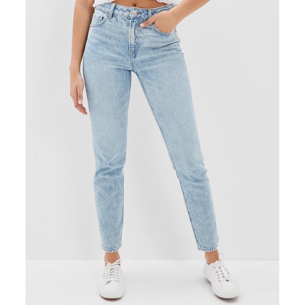 EUC American Eagle Strigid Mom Jeans Light Wash High Rise Straight Leg Womens 16